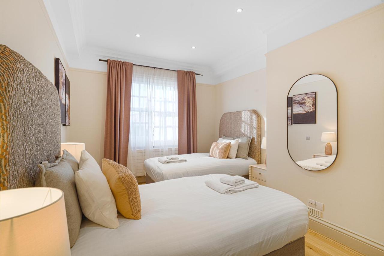 Spacious And Modern 4 Beds Home In Kensington Лондон Екстериор снимка